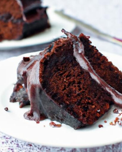 Decadent Chocolate Fudge Cake: Secrets to Perfect Richness