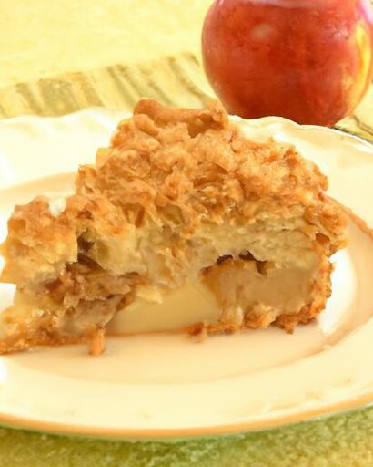 The Ultimate Apple Crumb Cake: Crunchy, Creamy, Sweet Delight